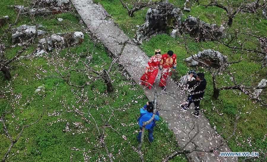 CHINA-GUIZHOU-SHIQIAN-GROUP WEDDING (CN)