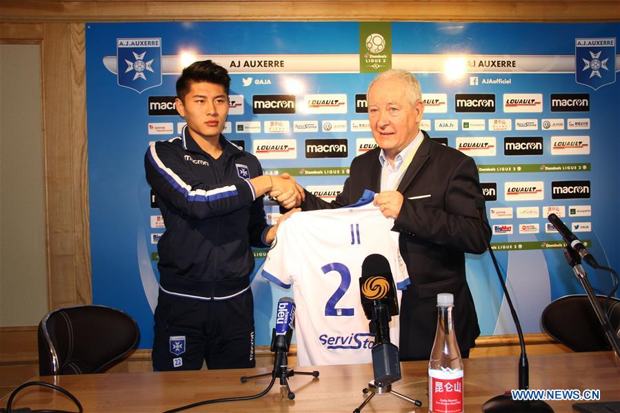 (SP)FRANCE-AUXERRE-FOOTBALL-LIGUE 2-JI XIAOXUAN'S PRESENTATION