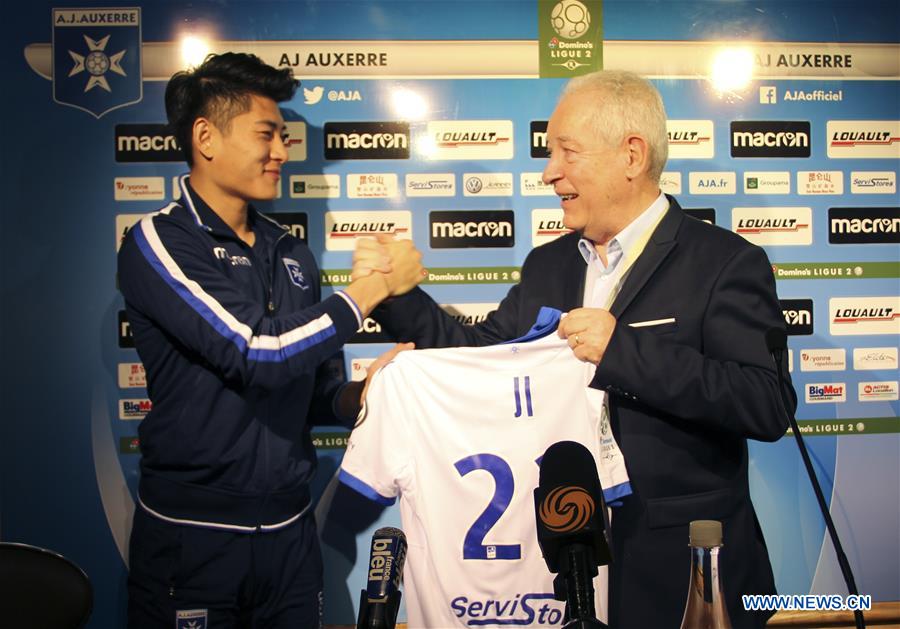 (SP)FRANCE-AUXERRE-FOOTBALL-LIGUE 2-JI XIAOXUAN'S PRESENTATION