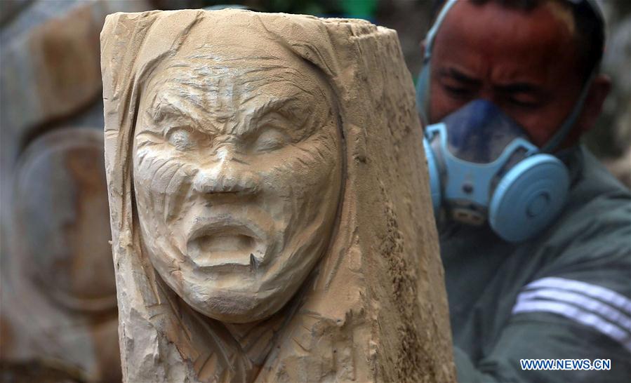 NEPAL-KIRTIPUR-WAR MEMORIAL PARK-SCULPTURE