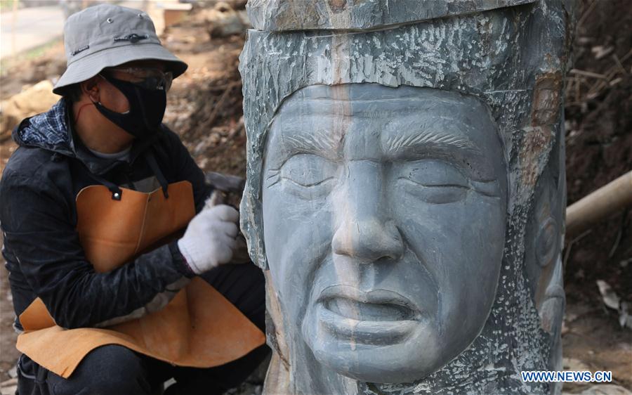 NEPAL-KIRTIPUR-WAR MEMORIAL PARK-SCULPTURE
