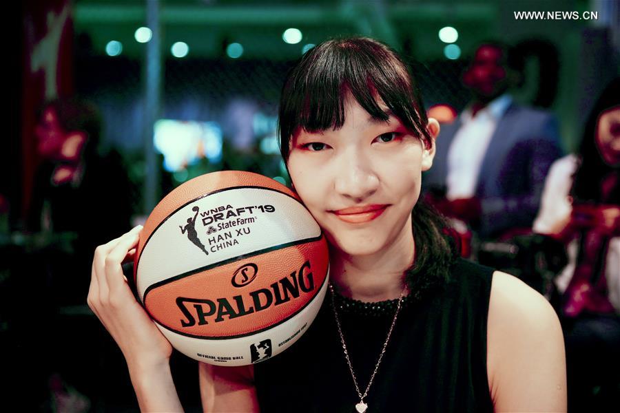 (SP)U.S.-NEW YORK-BASKETBALL-WNBA DRAFT-CHINA'S HAN XU