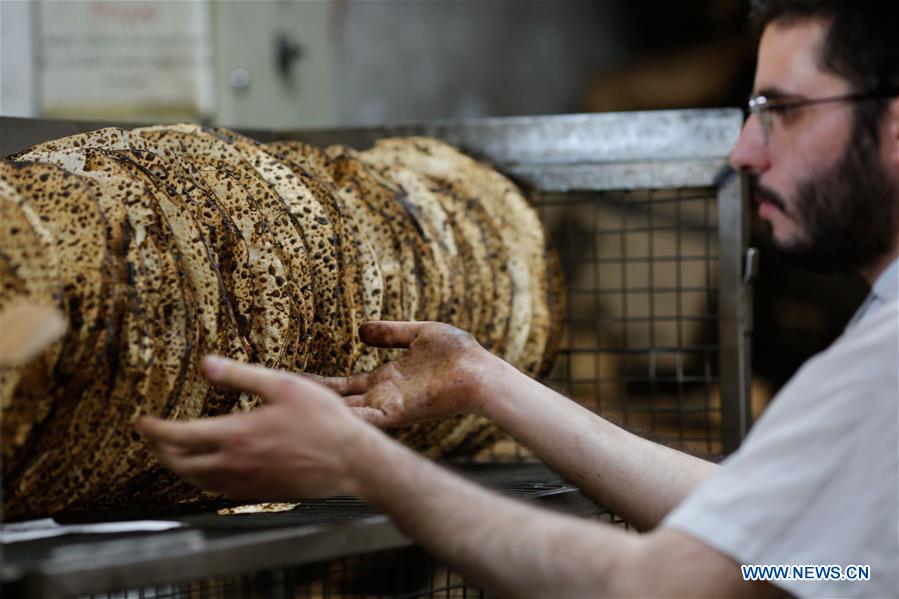 ISRAEL-BNEY BRAQ-PASSOVER PREPARATION-MATZA