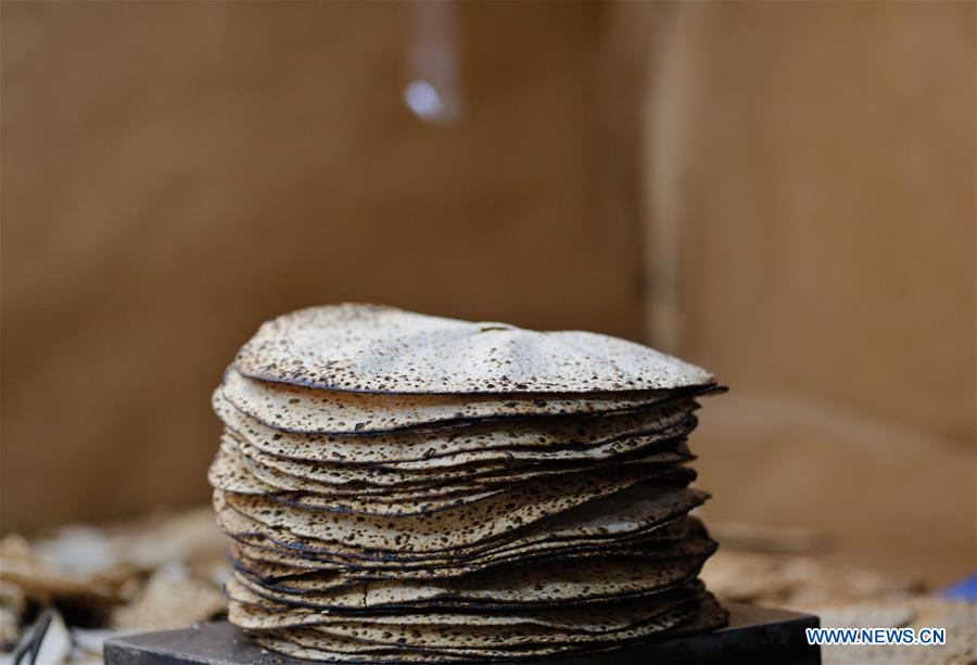 ISRAEL-BNEY BRAQ-PASSOVER PREPARATION-MATZA