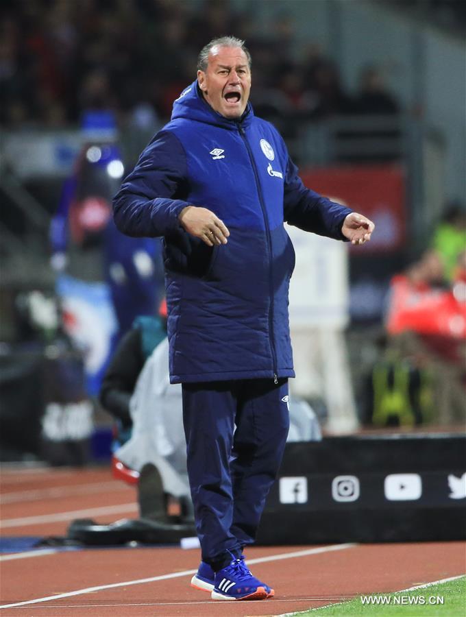 (SP)GERMANY-NUREMBERG-SOCCER-BUNDESLIGA-NUREMBERG VS SCHALKE 04