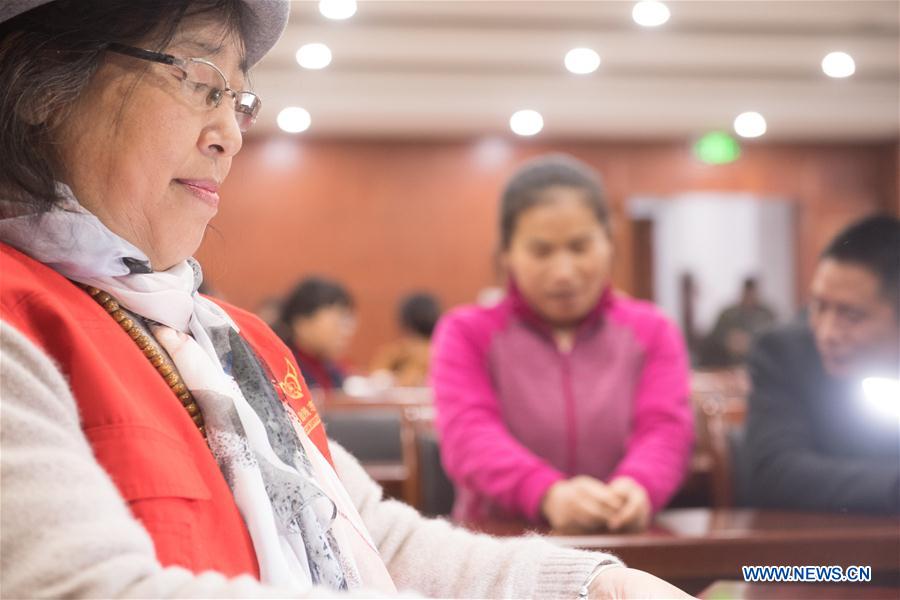 CHINA-ZHEJIANG-BARRIER-FREE MOVIE-VOLUNTEER (CN)