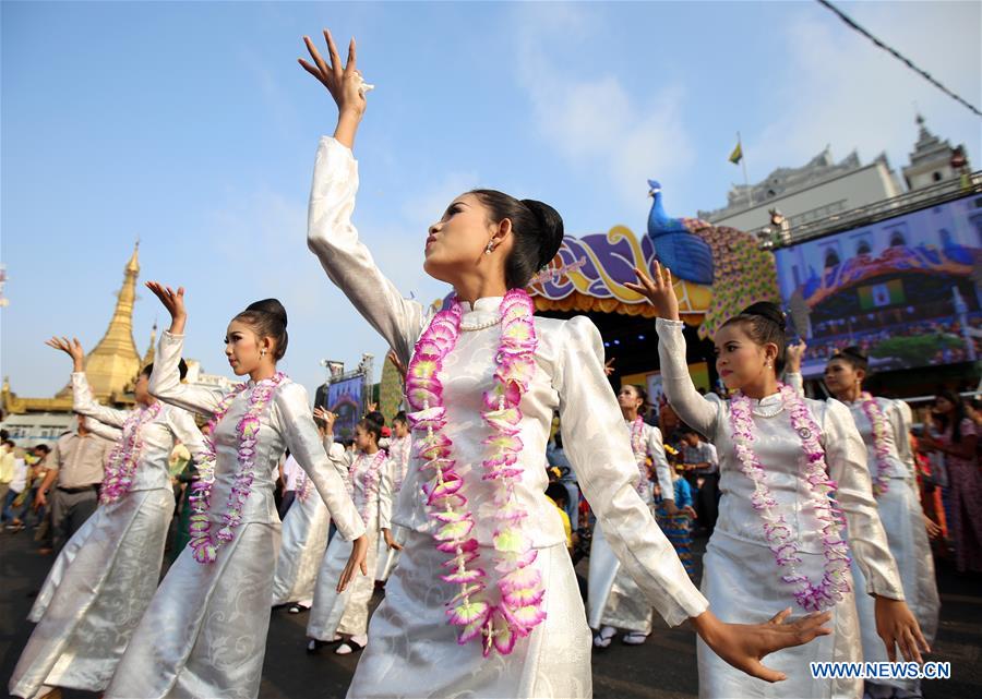 MYANMAR-YANGON-TRADITIONAL WATER FESTIVAL