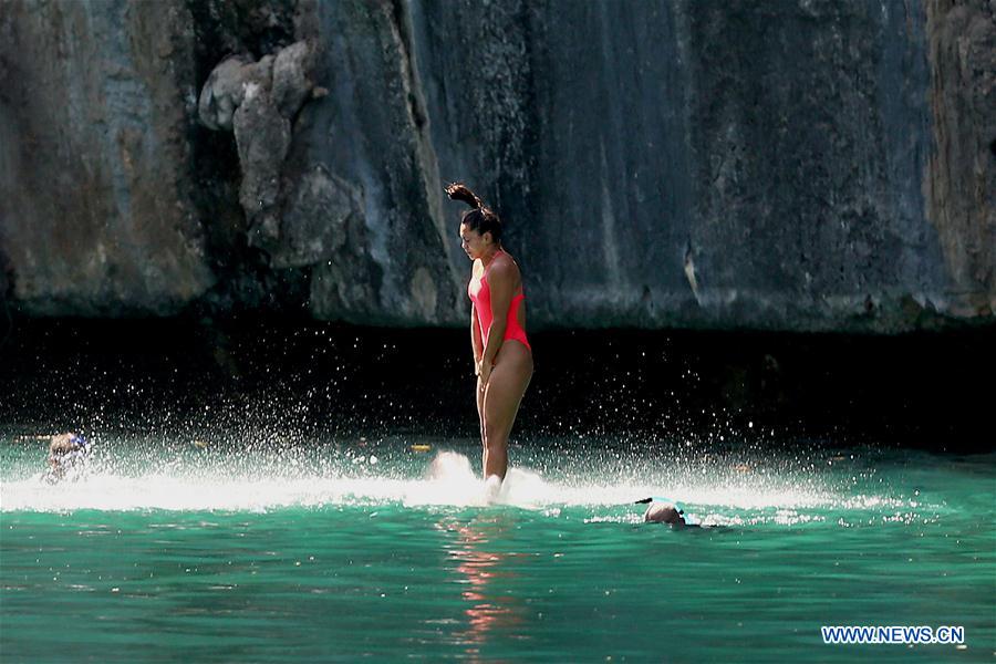 (SP)THE PHILIPPINES-PALAWAN PROVINCE-CLIFF DIVING WORLD SERIES