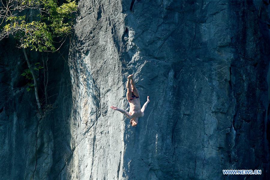 (SP)THE PHILIPPINES-PALAWAN PROVINCE-CLIFF DIVING WORLD SERIES