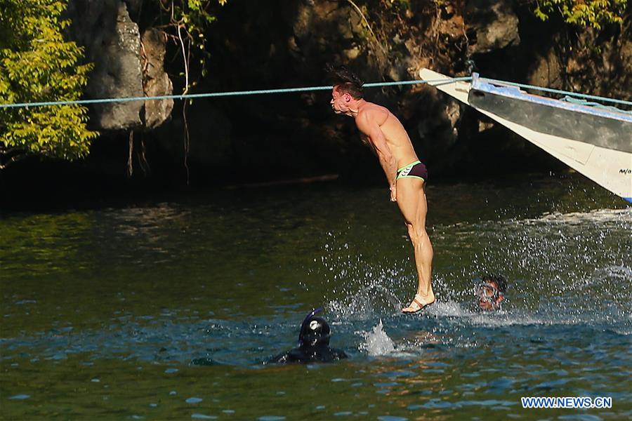 (SP)THE PHILIPPINES-PALAWAN PROVINCE-CLIFF DIVING WORLD SERIES