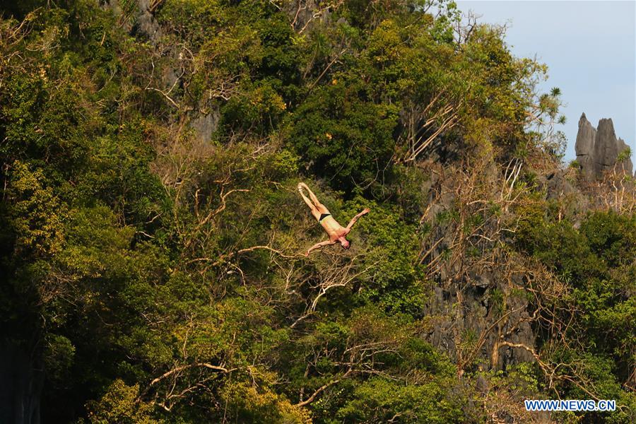 (SP)THE PHILIPPINES-PALAWAN PROVINCE-CLIFF DIVING WORLD SERIES