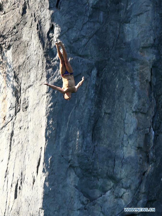(SP)THE PHILIPPINES-PALAWAN PROVINCE-CLIFF DIVING WORLD SERIES
