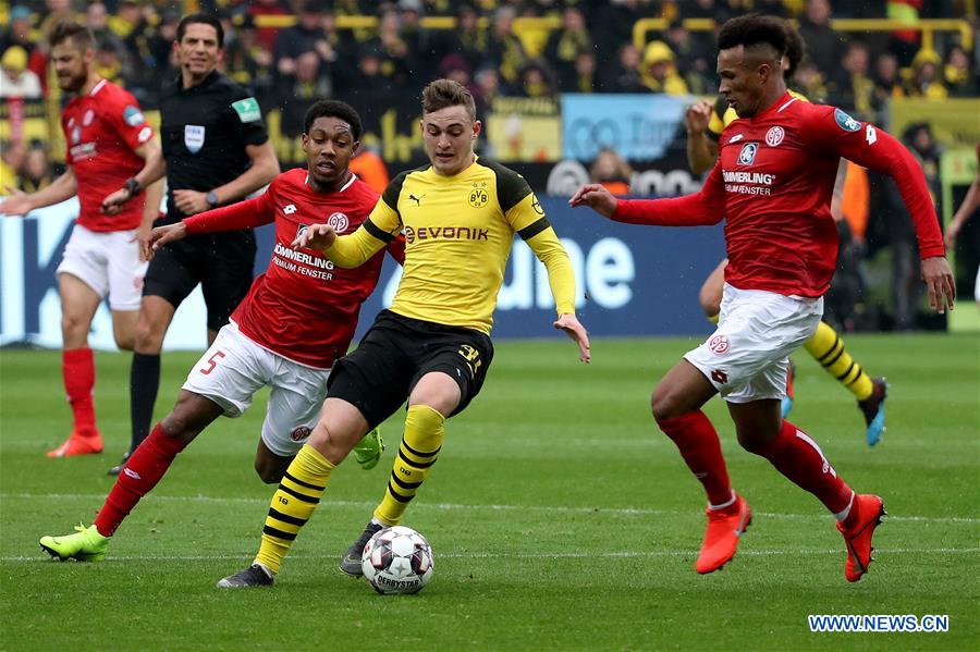 (SP)GERMANY-DORTMUND-SOCCER-BUNDESLIGA-DORTMUND VS MAINZ