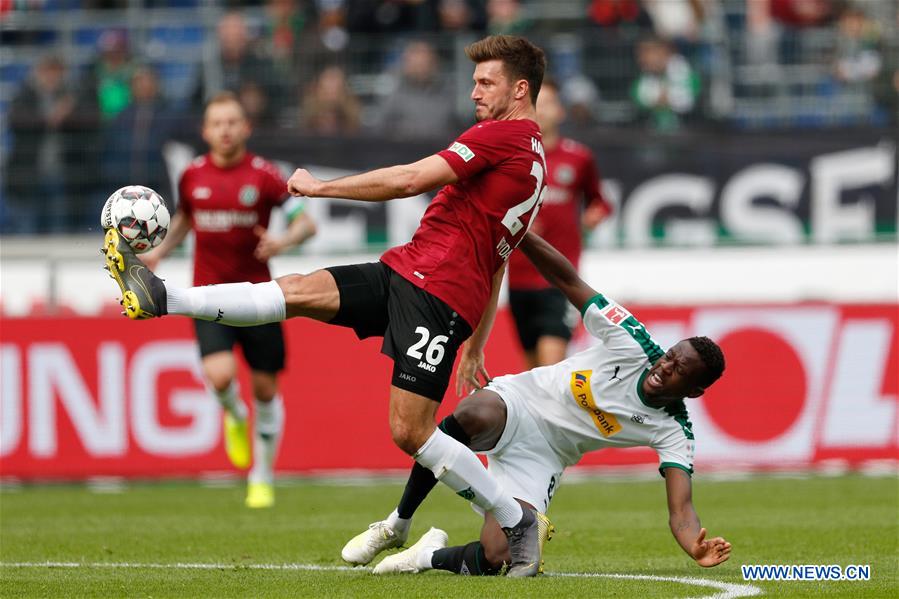 (SP)GERMANY-HANNOVER-SOCCER-BUNDESLIGA-HANNOVER VS MOENCHENGLADBACH