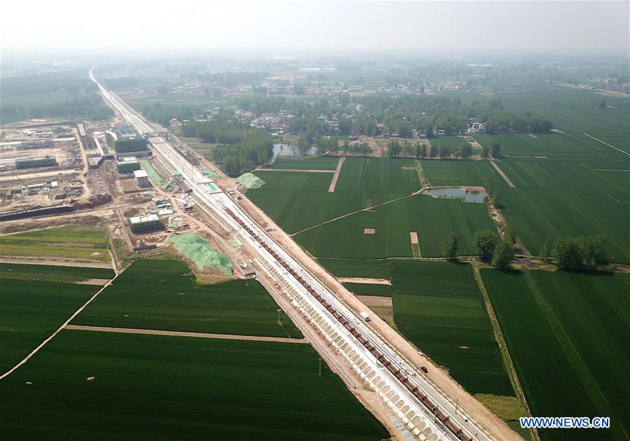CHINA-ANHUI-ZHENGZHOU-FUYANG RAILWAY-TRACK LAYING (CN)
