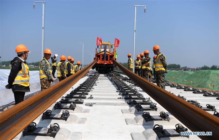 CHINA-ANHUI-ZHENGZHOU-FUYANG RAILWAY-TRACK LAYING (CN)