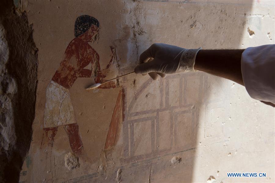 EGYPT-LUXOR-TOMB-DISCOVERY