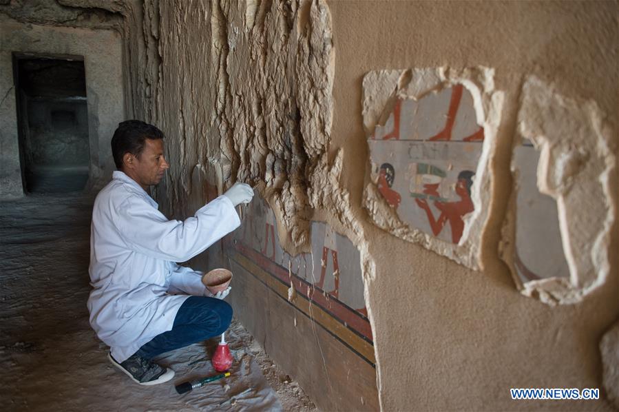 EGYPT-LUXOR-TOMB-DISCOVERY