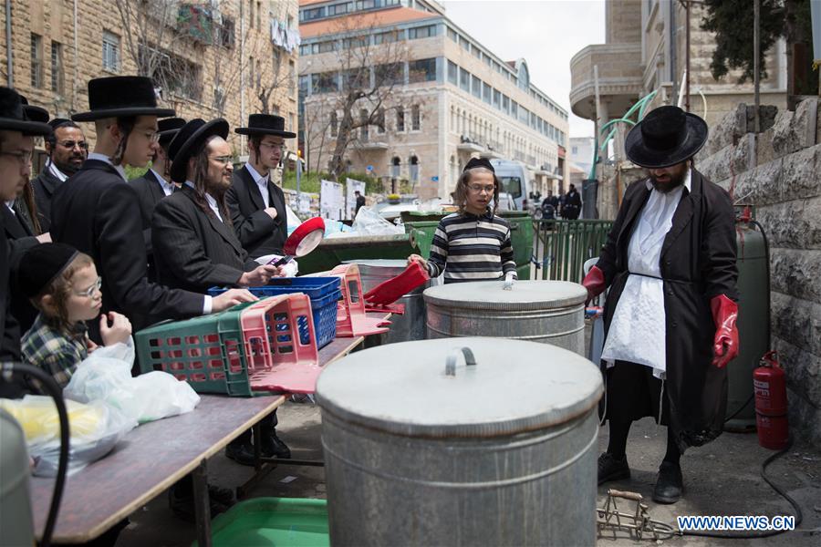 MIDEAST-JERUSALEM-PASSOVER-PREPARATION