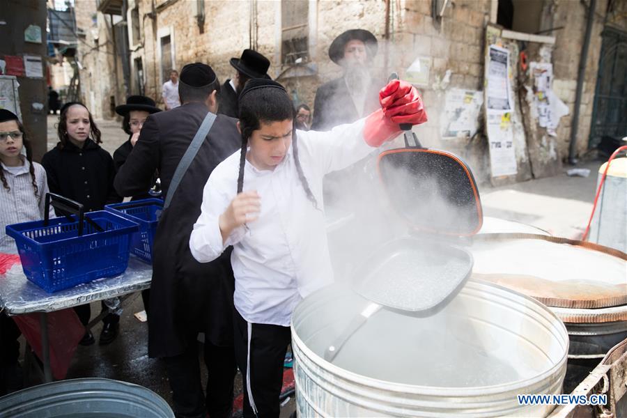 MIDEAST-JERUSALEM-PASSOVER-PREPARATION