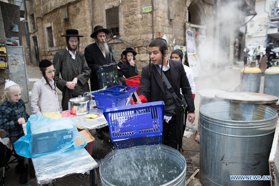 MIDEAST-JERUSALEM-PASSOVER-PREPARATION