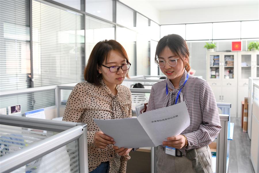 Xinhua Headlines: National census foretells China's changing economic landscape