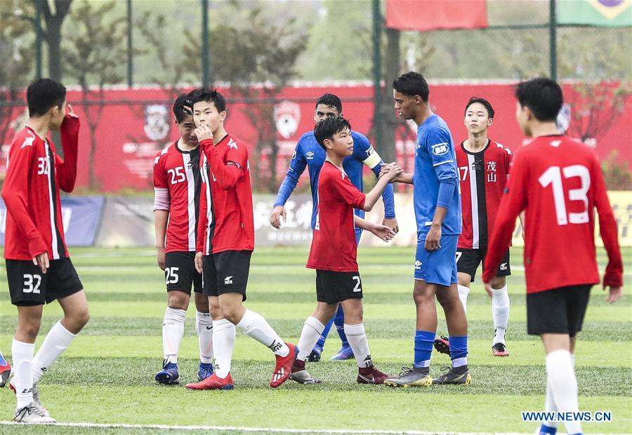 (SP)CHINA-HAIMEN-SOCCER-RONALDINHO-SON-JOAO MENDES(CN)
