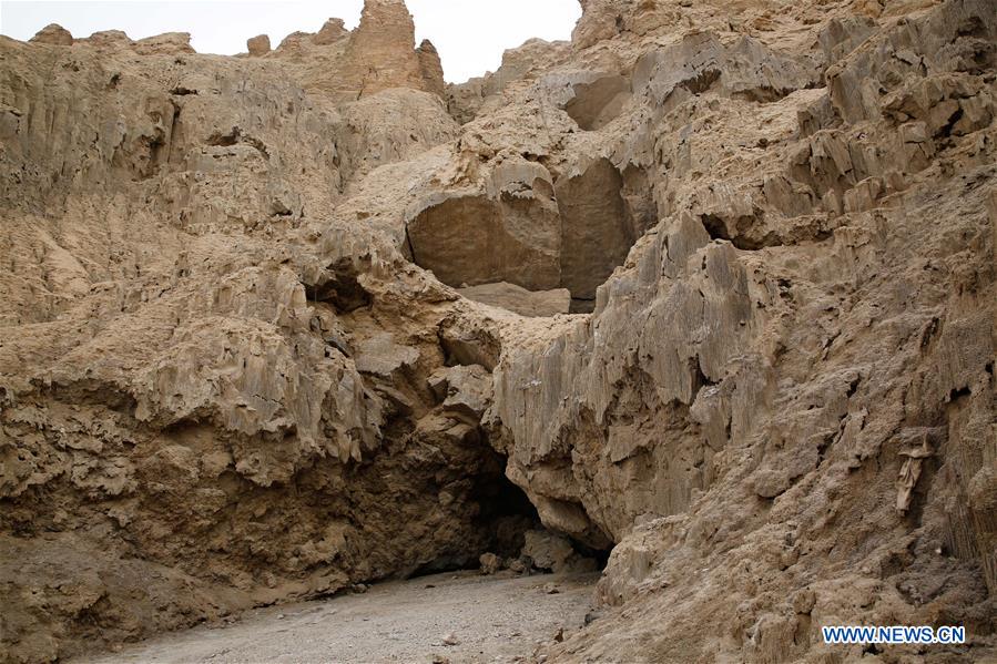 ISRAEL-MOUNT SODOM-WORLD'S DEEPEST SALT CAVE