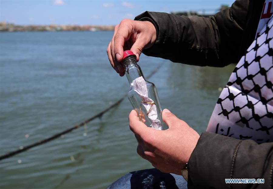 MIDEAST-GAZA-BOTTLED MESSAGES-SEA