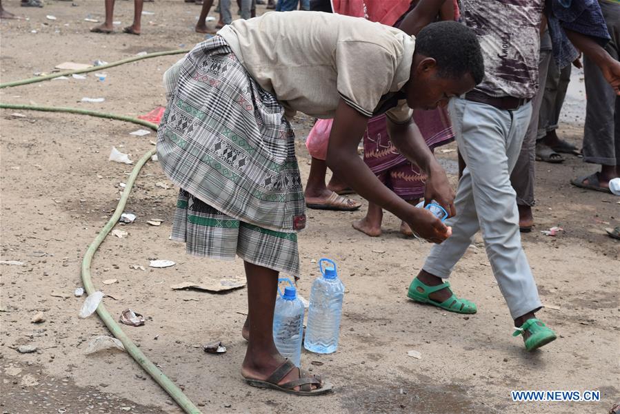 特点:被捕的非洲移民在也门的亚丁面临严峻的