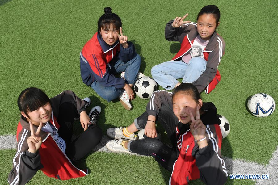 (SP)CHINA-SHANXI-LICHENG-HUANGYADONG SCHOOL-FOOTBALL(CN)
