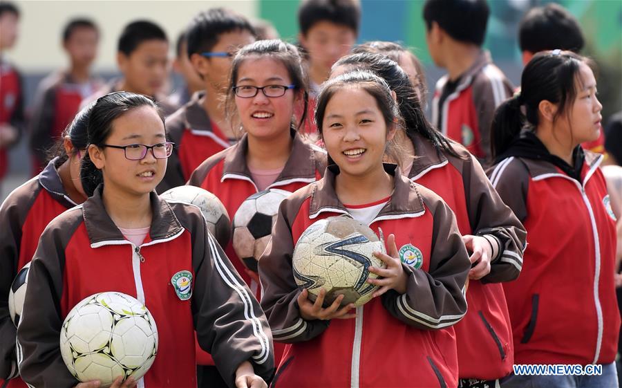 (SP)CHINA-SHANXI-LICHENG-HUANGYADONG SCHOOL-FOOTBALL(CN)