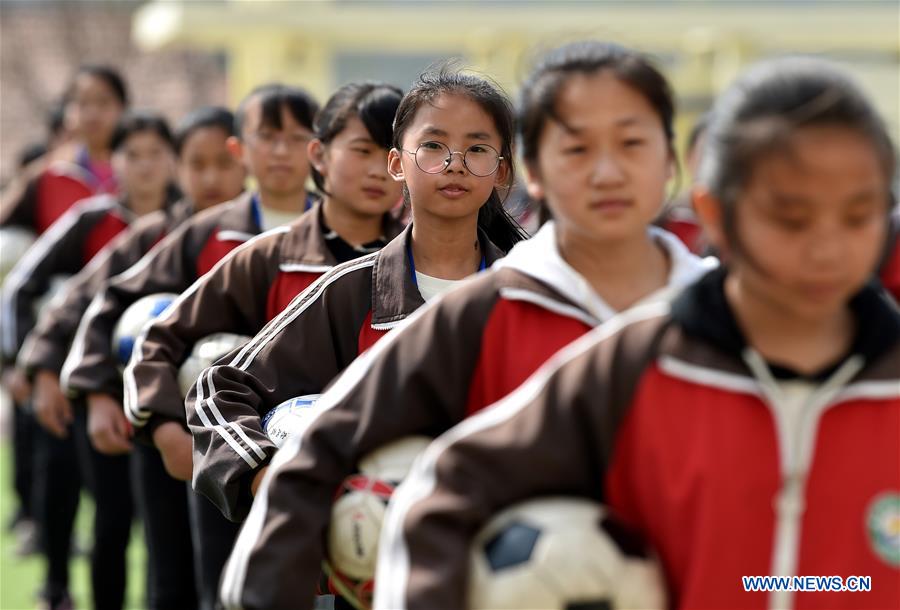 (SP)CHINA-SHANXI-LICHENG-HUANGYADONG SCHOOL-FOOTBALL(CN)