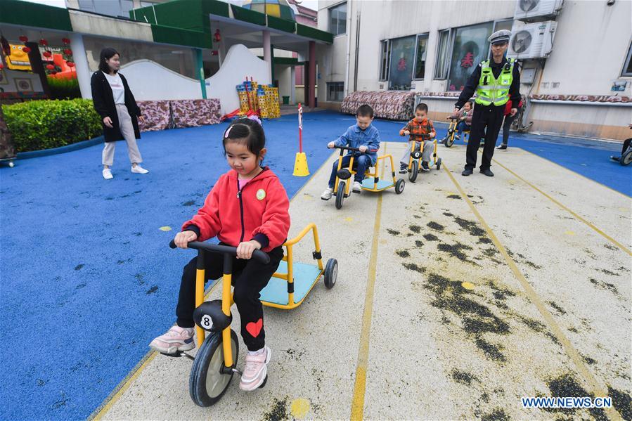 CHINA-ZHEJIANG-KIDS-ROAD SAFETY EDUCATION (CN)