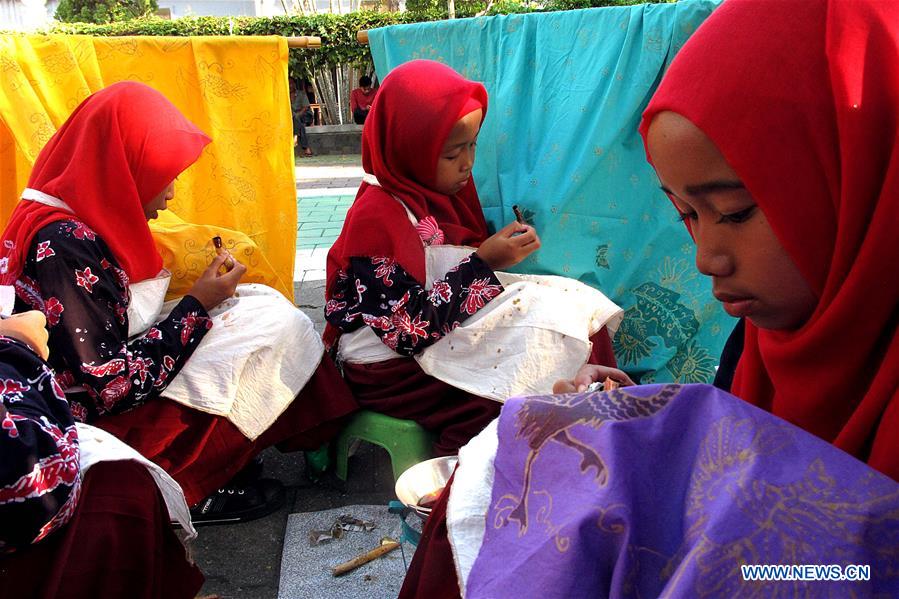 INDONESIA-YOGYAKARTA-BATIK WORKSHOP 