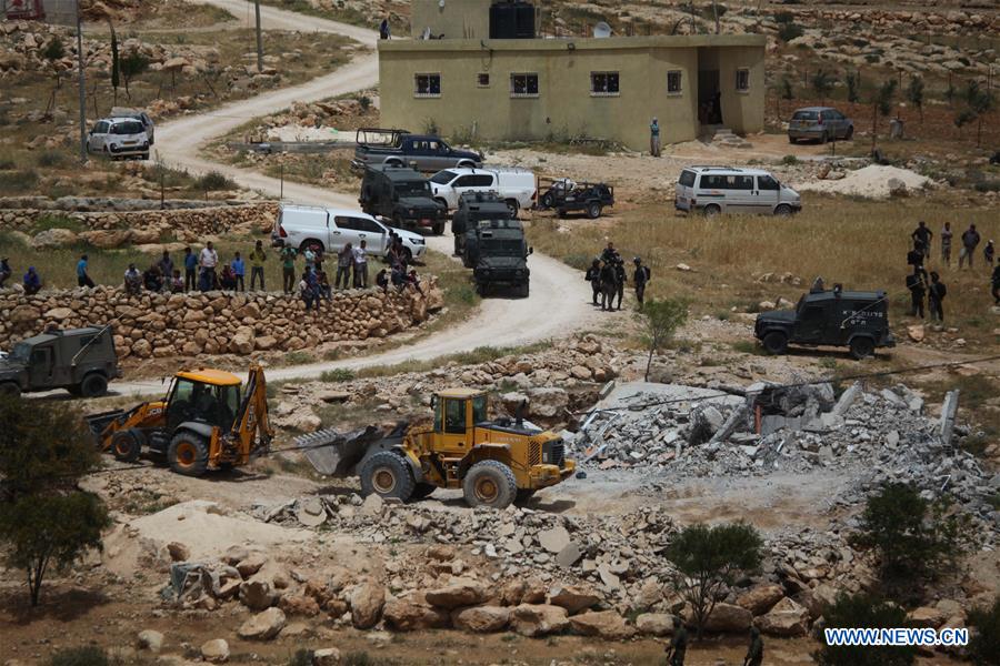 MIDEAST-HEBRON-DEMOLISHED-HOUSE