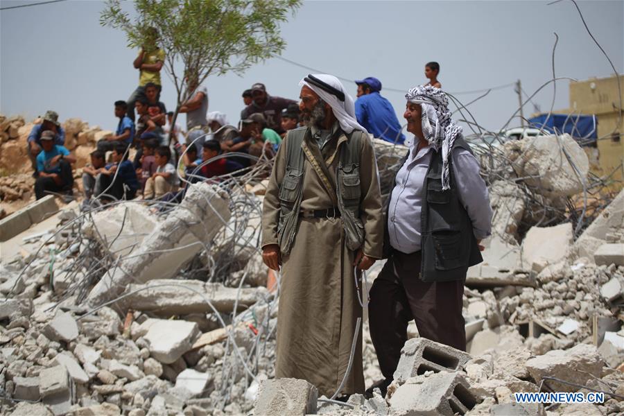 MIDEAST-HEBRON-DEMOLISHED-HOUSE