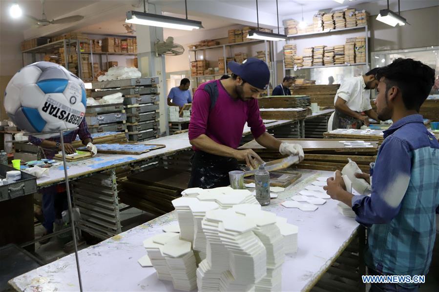 PAKISTAN-SIALKOT-ECONOMY-FOOTBALL-MANUFACTURING