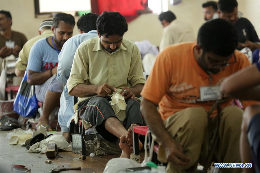 PAKISTAN-SIALKOT-ECONOMY-FOOTBALL-MANUFACTURING