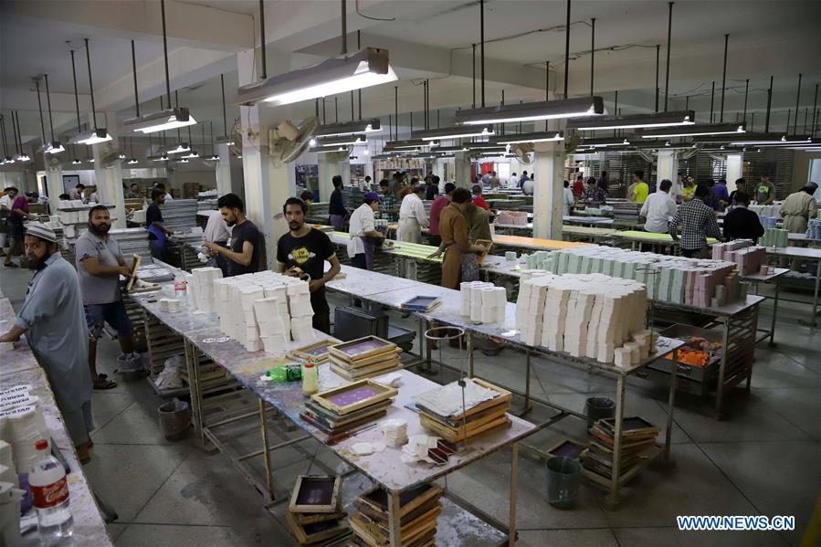 PAKISTAN-SIALKOT-ECONOMY-FOOTBALL-MANUFACTURING