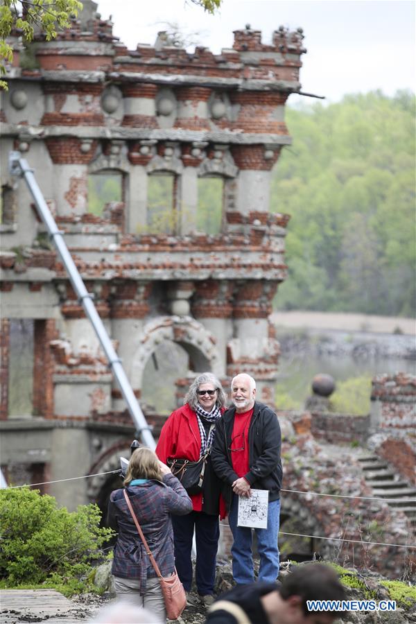 U.S.-NEW YORK-HUDSON RIVER-POLLEPEL ISLAND-TOURIST ATTRACTION