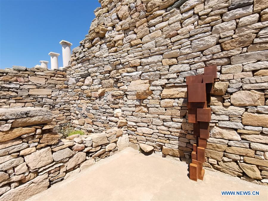 GREECE-MYKONOS-ANTONY-GORMLEY-SCULPTURE-SIGHT