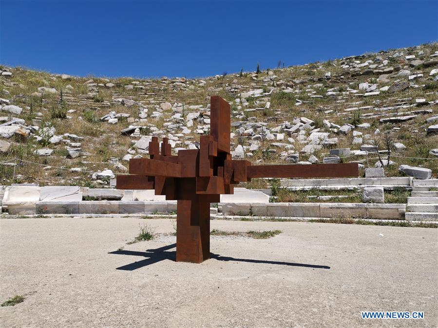 GREECE-MYKONOS-ANTONY-GORMLEY-SCULPTURE-SIGHT