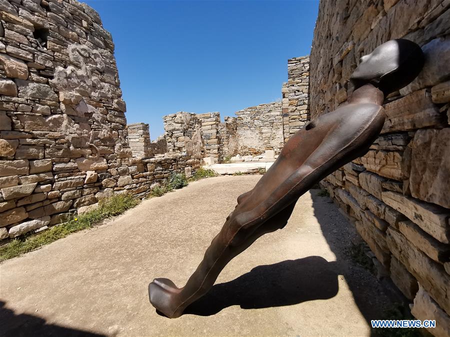 GREECE-MYKONOS-ANTONY-GORMLEY-SCULPTURE-SIGHT