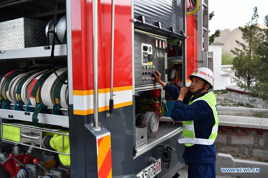 CHINA-LHASA-FIREFIGHTER-DRILL (CN)