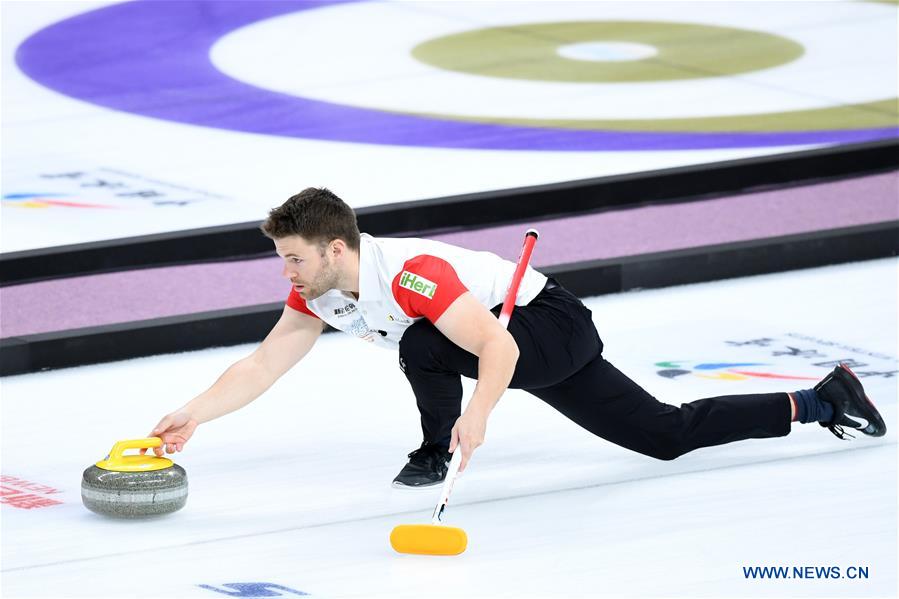 (SP)CHINA-BEIJING-CURLING-WCF WORLD CUP GRAND FINAL-DAY 1