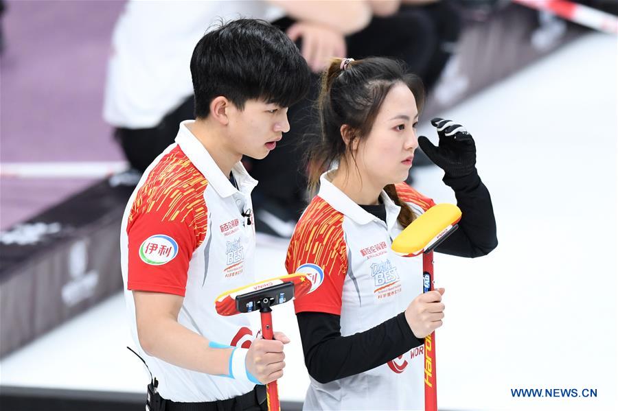 (SP)CHINA-BEIJING-CURLING-WCF WORLD CUP GRAND FINAL-DAY 2