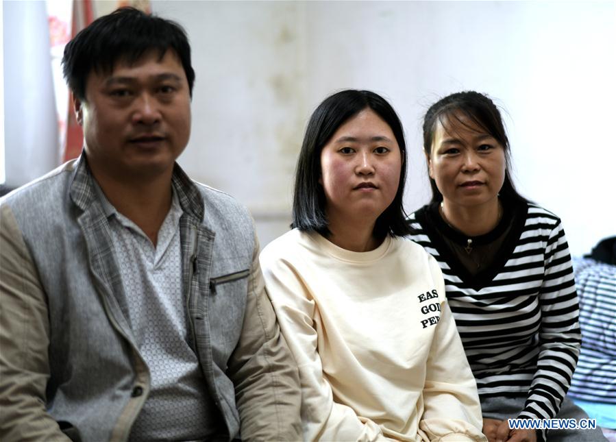CHINA-HEILONGJIANG-HARBIN-GIRL ON THE WHEELCHAIR (CN)