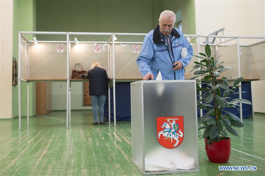 LITHUANIA-VILNIUS-PRESIDENTIAL ELECTION-REFERENDUMS