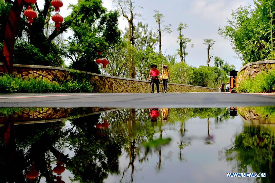 CHINA-FUJIAN-FUZHOU-GREEN WALKWAY (CN)